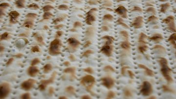 matza-for-passover-pessah-16-1194283-1920x1280