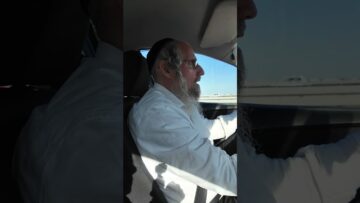יוונים נקבצו עלי