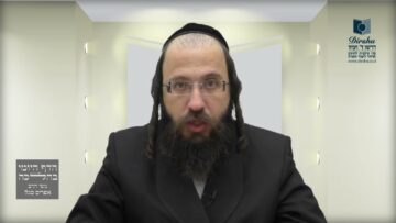 'מגילת אסתר' שנמצאת במקום שפרצה שריפה האם מותר להצילה?- של"ד