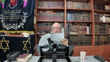 פרשת שמות. עצבות היא אויב