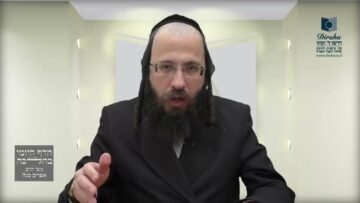 מבוי שנפרצה בו פירצה לכיוון החצר והחצר נפרצה אף היא
