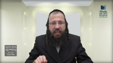 שתי חצרות שיש לבתיהן מרפסת משותפת האם נחשבות כחצר אחת