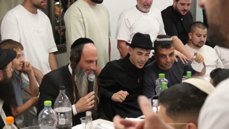 הרב מאור קריו וששון שאולוב בסגירת מעגל מרגשת